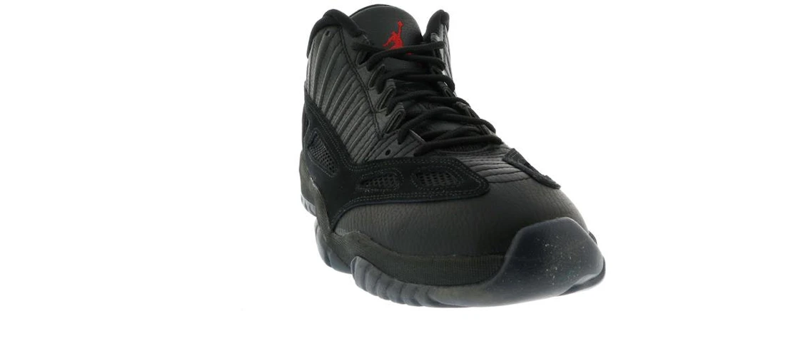 Vue 6 de Jordan 11 Retro Low IE Referee (2015)