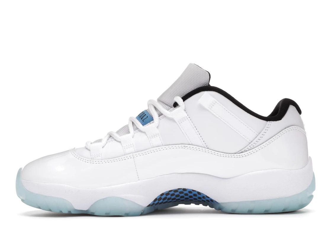 Vue 19 de Jordan 11 Retro Low Legend Blue