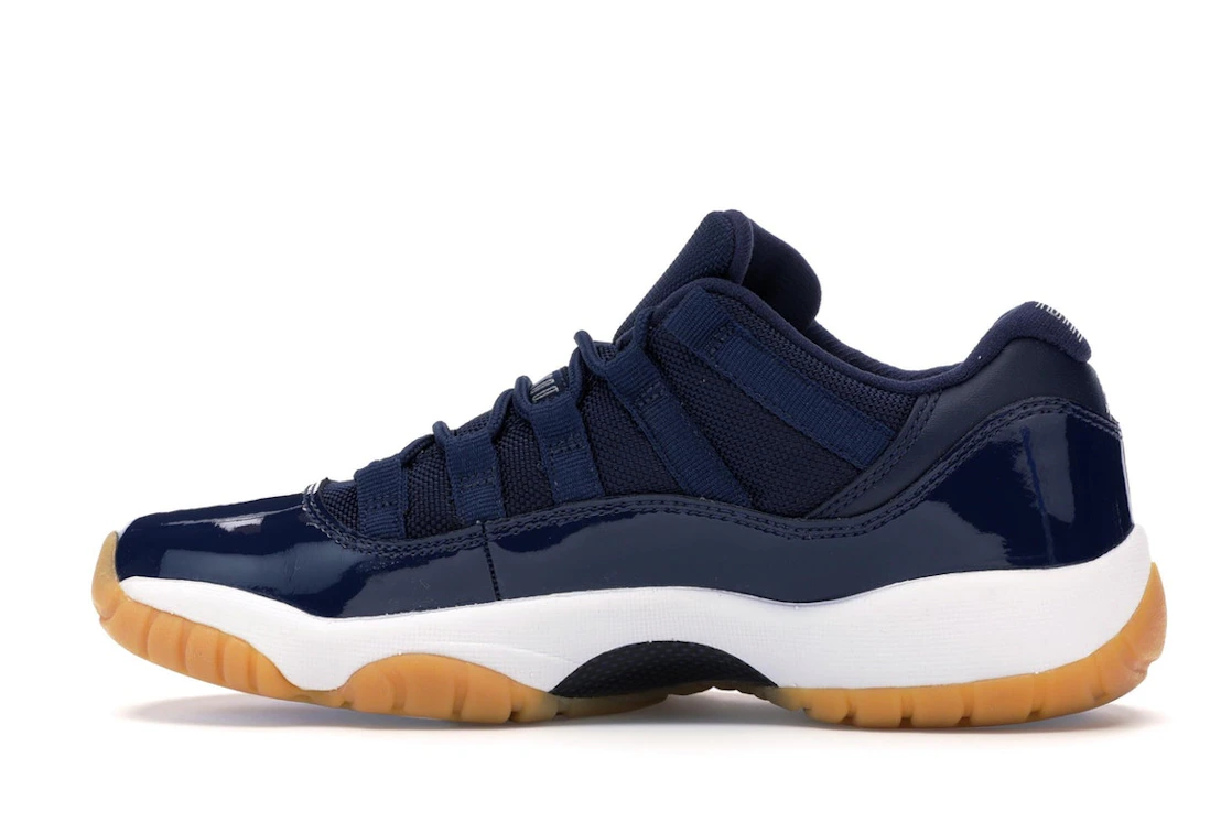 Vue 20 de Jordan 11 Retro Low Midnight Navy (GS)