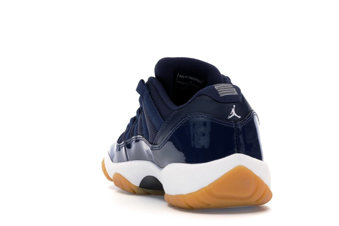 Vue 26 de Jordan 11 Retro Low Midnight Navy (GS)