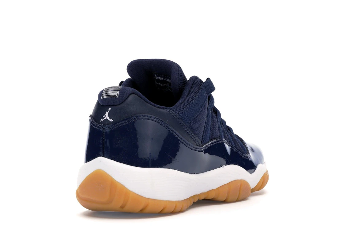 Vue 31 de Jordan 11 Retro Low Midnight Navy (GS)