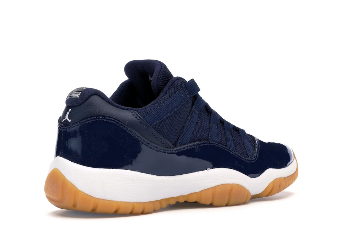 Vue 33 de Jordan 11 Retro Low Midnight Navy (GS)
