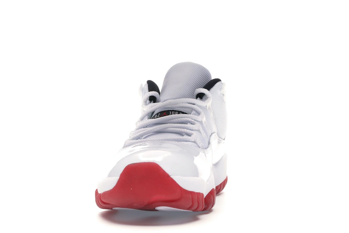 Vue 11 de Jordan 11 Retro Low White Red (2012)