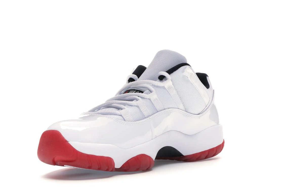 Vue 14 de Jordan 11 Retro Low White Red (2012)