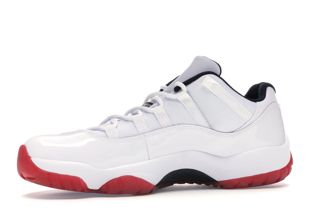 Vue 17 de Jordan 11 Retro Low White Red (2012)