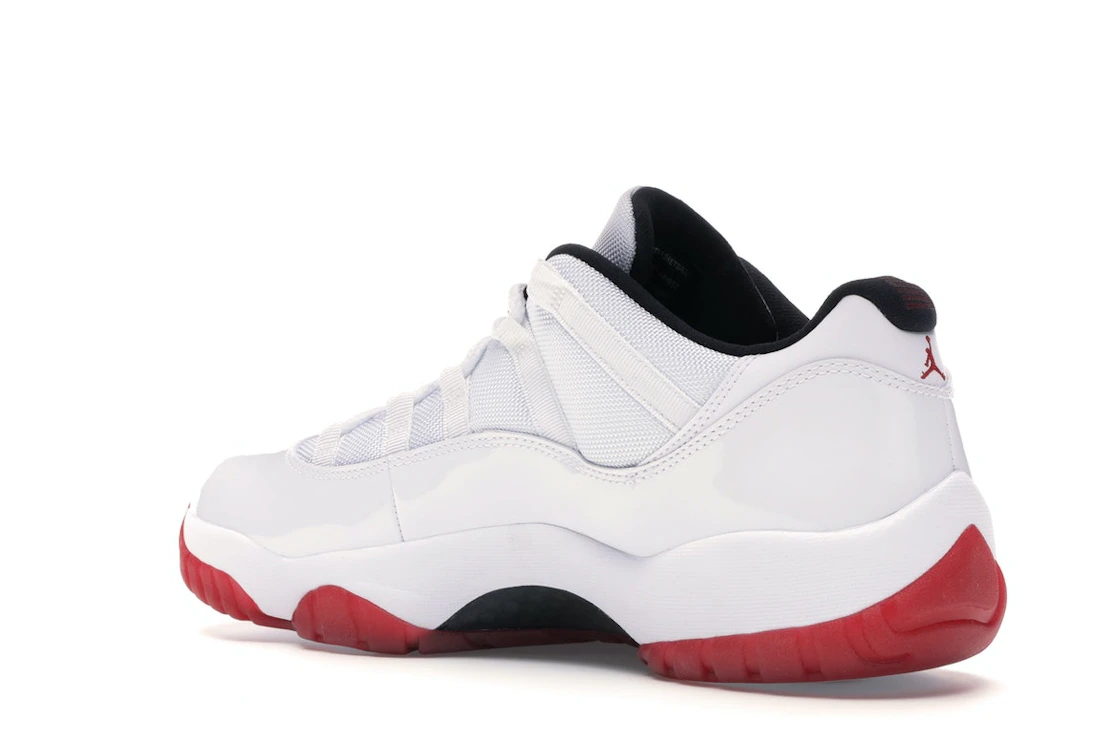 Vue 23 de Jordan 11 Retro Low White Red (2012)