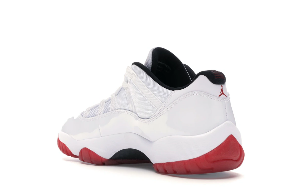 Vue 24 de Jordan 11 Retro Low White Red (2012)