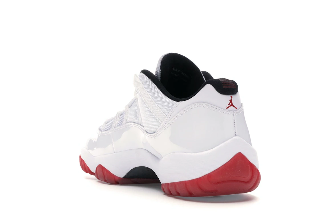 Vue 25 de Jordan 11 Retro Low White Red (2012)