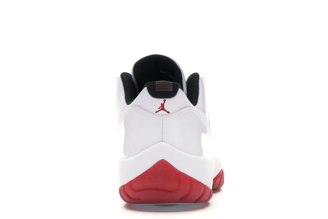 Vue 28 de Jordan 11 Retro Low White Red (2012)