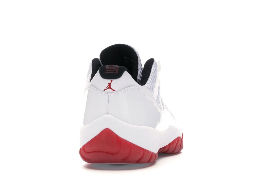 Vue 29 de Jordan 11 Retro Low White Red (2012)