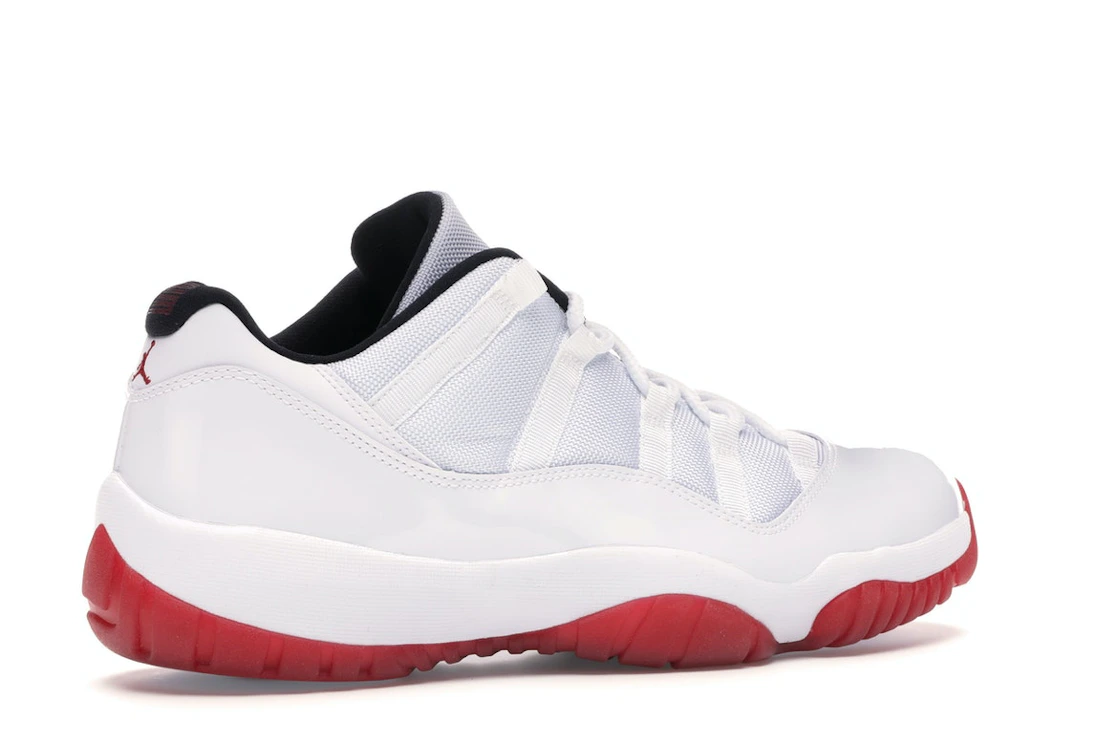 Vue 34 de Jordan 11 Retro Low White Red (2012)