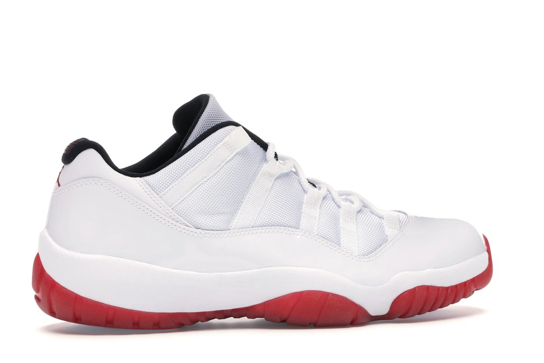 Vue 35 de Jordan 11 Retro Low White Red (2012)