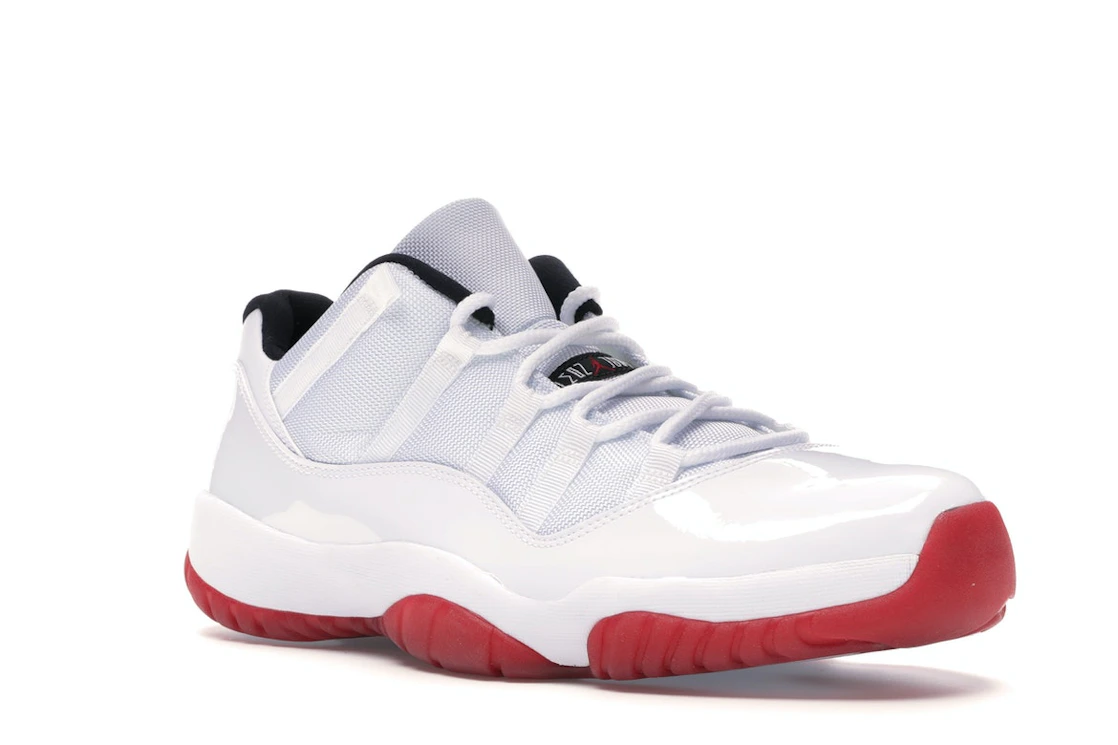 Vue 5 de Jordan 11 Retro Low White Red (2012)