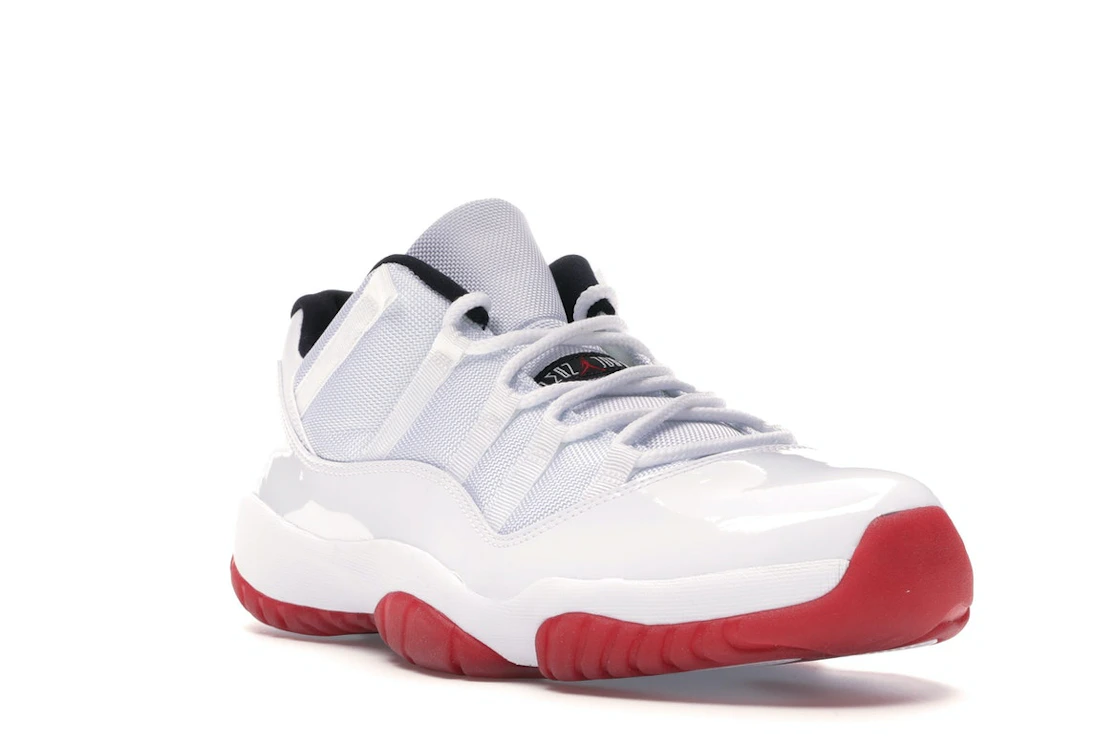 Vue 6 de Jordan 11 Retro Low White Red (2012)