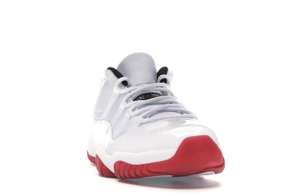 Vue 8 de Jordan 11 Retro Low White Red (2012)