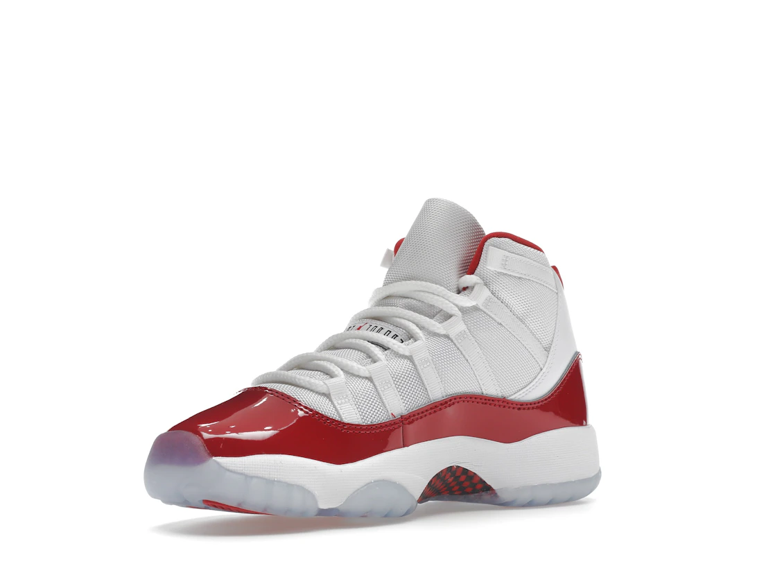 Vue 15 de Jordan 11 Retro Cherry (2022) (GS)