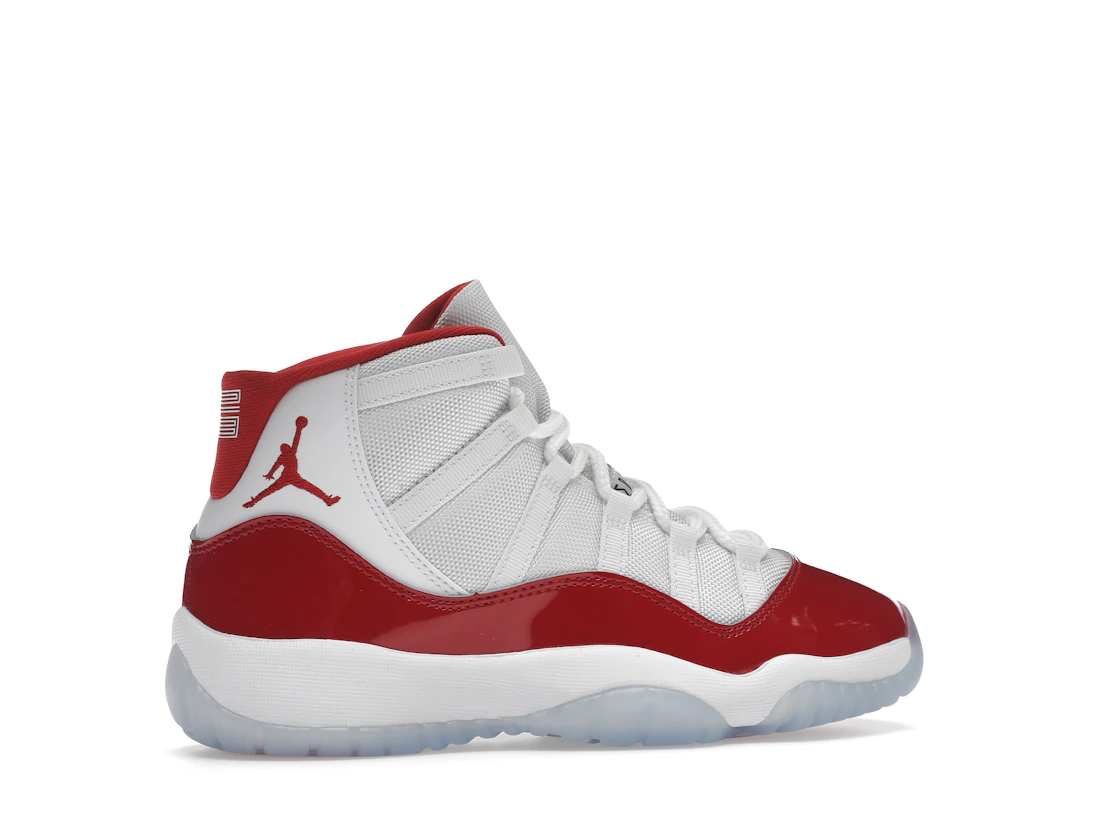 Vue 35 de Jordan 11 Retro Cherry (2022) (GS)