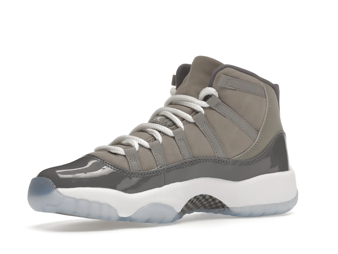 Vue 16 de Jordan 11 Retro Cool Grey (2021) (GS)