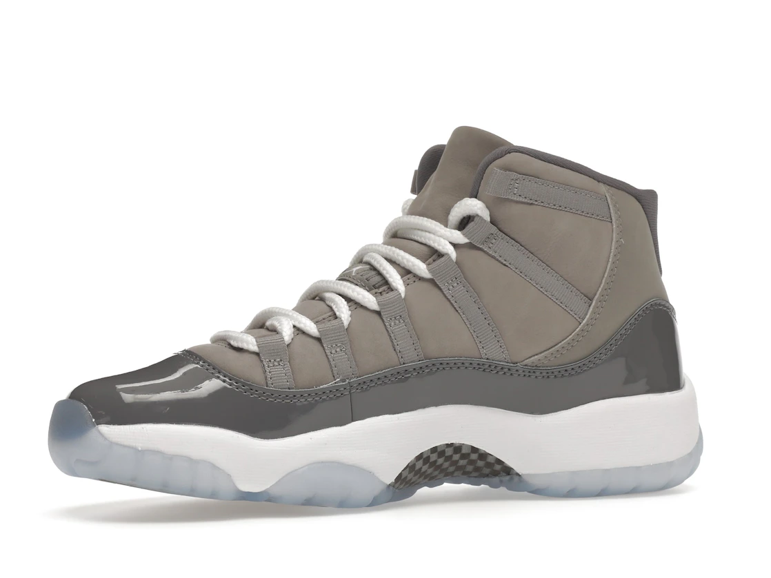 Vue 17 de Jordan 11 Retro Cool Grey (2021) (GS)