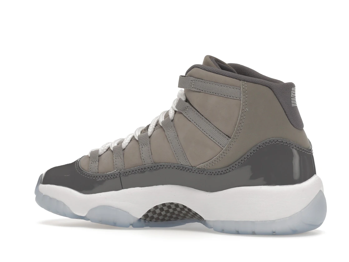 Vue 22 de Jordan 11 Retro Cool Grey (2021) (GS)