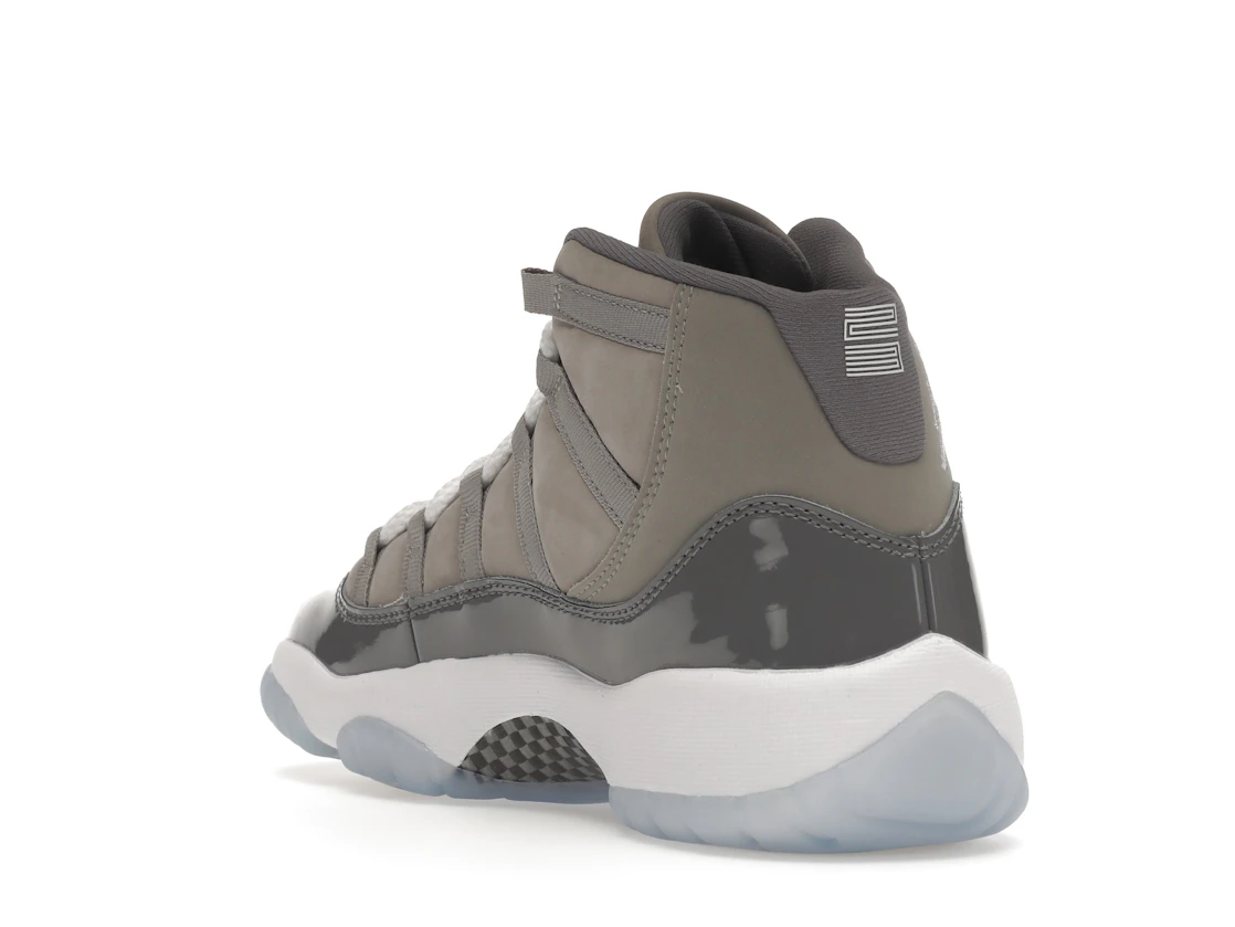 Vue 25 de Jordan 11 Retro Cool Grey (2021) (GS)