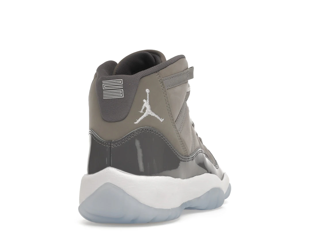 Vue 30 de Jordan 11 Retro Cool Grey (2021) (GS)
