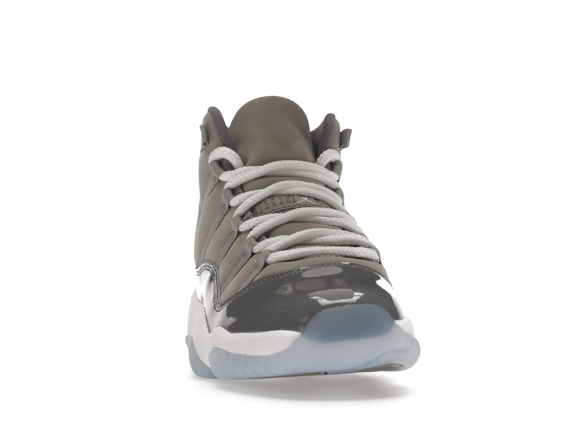 Vue 9 de Jordan 11 Retro Cool Grey (2021) (GS)