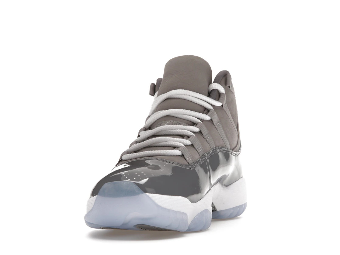 Vue 12 de Jordan 11 Retro Cool Grey (2021)