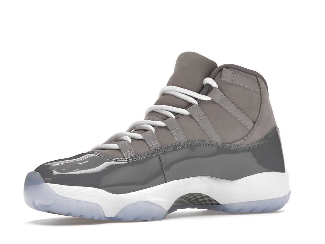 Vue 16 de Jordan 11 Retro Cool Grey (2021)