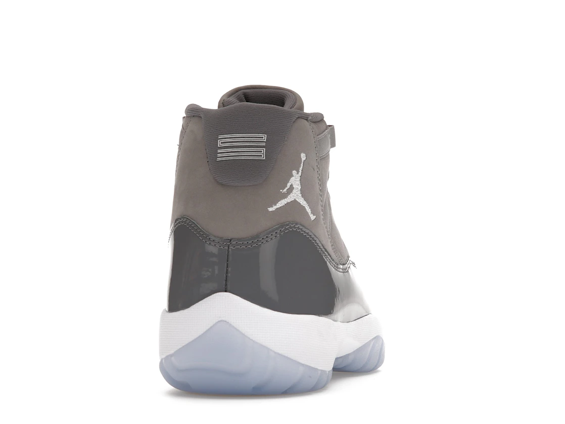 Vue 29 de Jordan 11 Retro Cool Grey (2021)