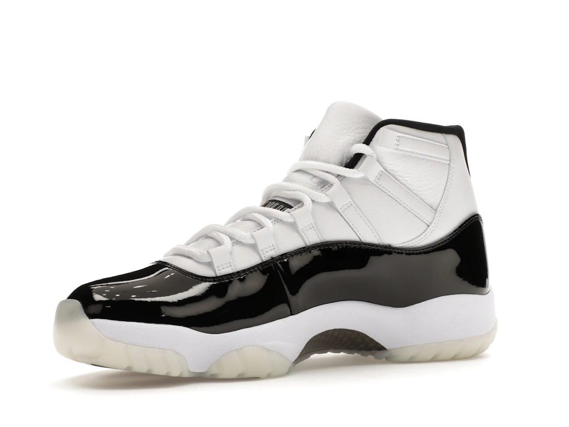 Vue 16 de Jordan 11 Retro DMP Gratitude (2023)