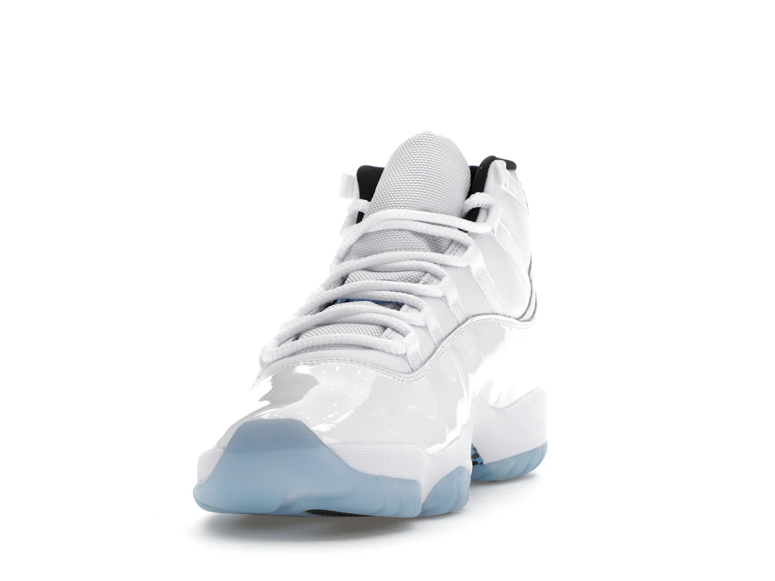 Vue 12 de Jordan 11 Retro Legend Blue (2024)