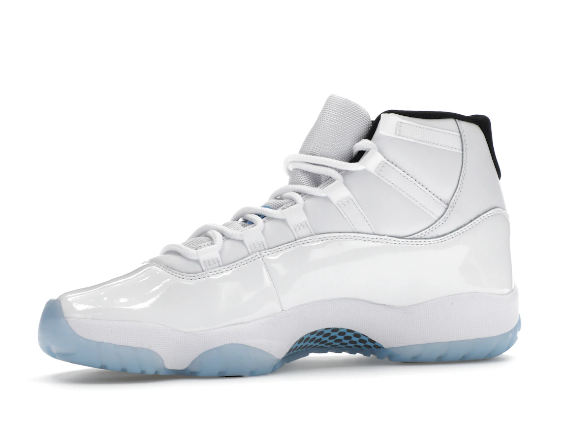 Vue 17 de Jordan 11 Retro Legend Blue (2024)