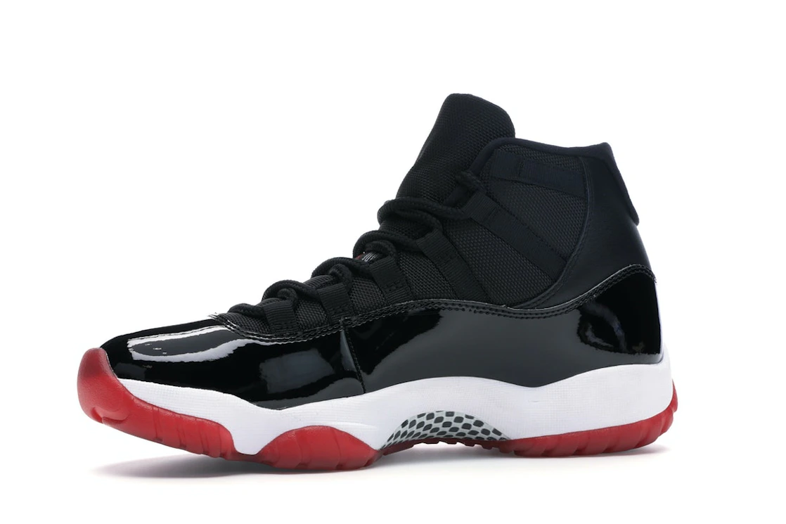 Vue 17 de Jordan 11 Retro Playoffs Bred (2019)
