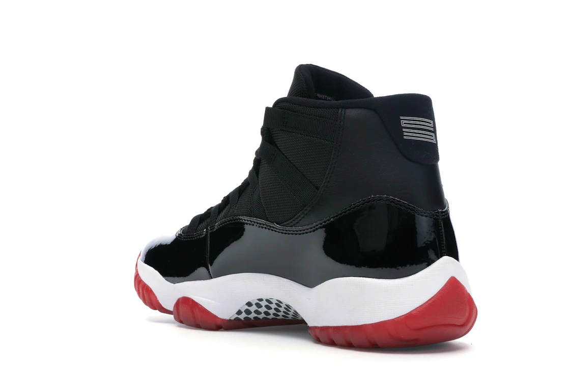 Vue 24 de Jordan 11 Retro Playoffs Bred (2019)