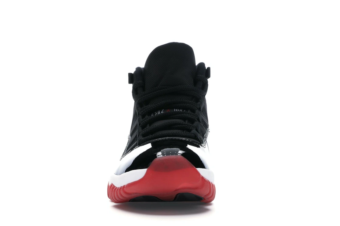 Vue 10 de Jordan 11 Retro Playoffs Bred (2019)