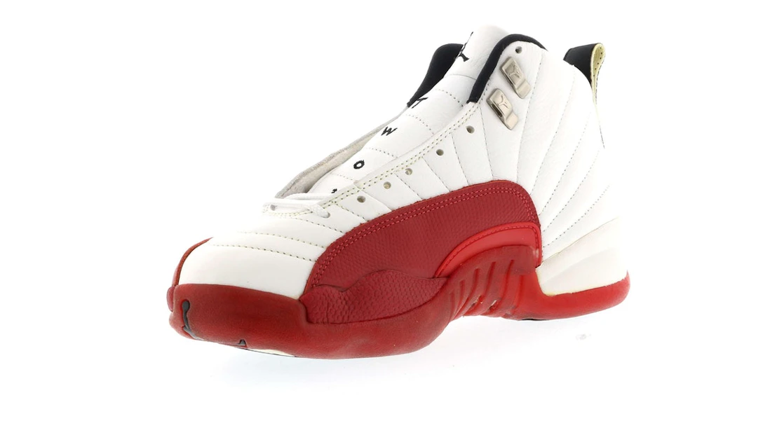 Vue 11 de Jordan 12 OG Cherry (1997)