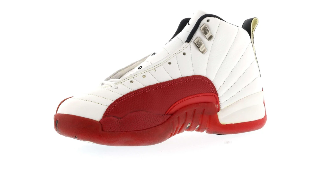 Vue 12 de Jordan 12 OG Cherry (1997)