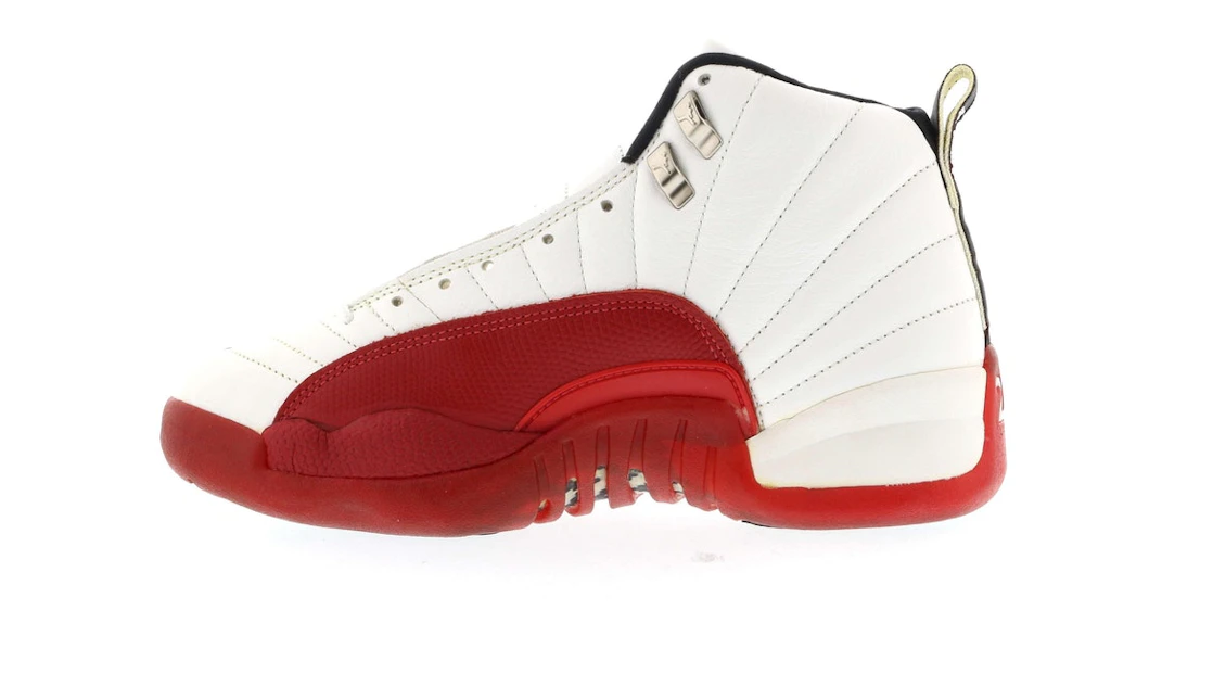 Vue 14 de Jordan 12 OG Cherry (1997)
