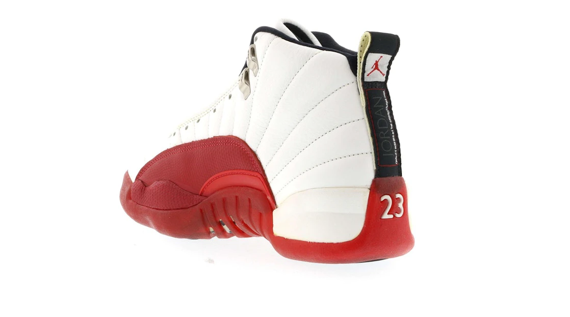 Vue 17 de Jordan 12 OG Cherry (1997)