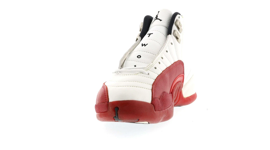 Vue 9 de Jordan 12 OG Cherry (1997)