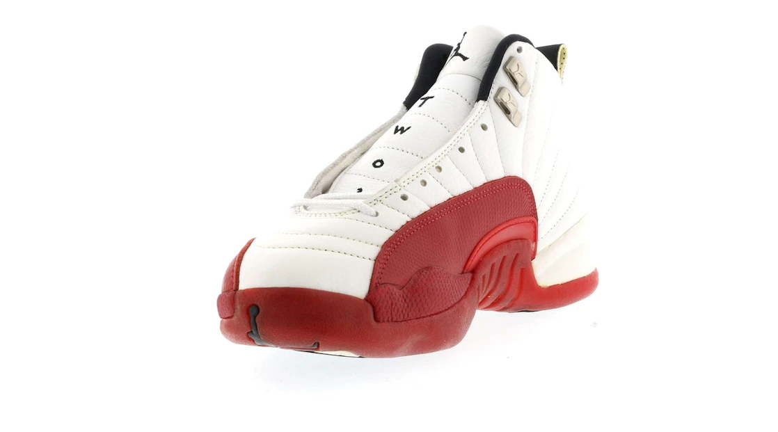 Vue 10 de Jordan 12 OG Cherry (1997)