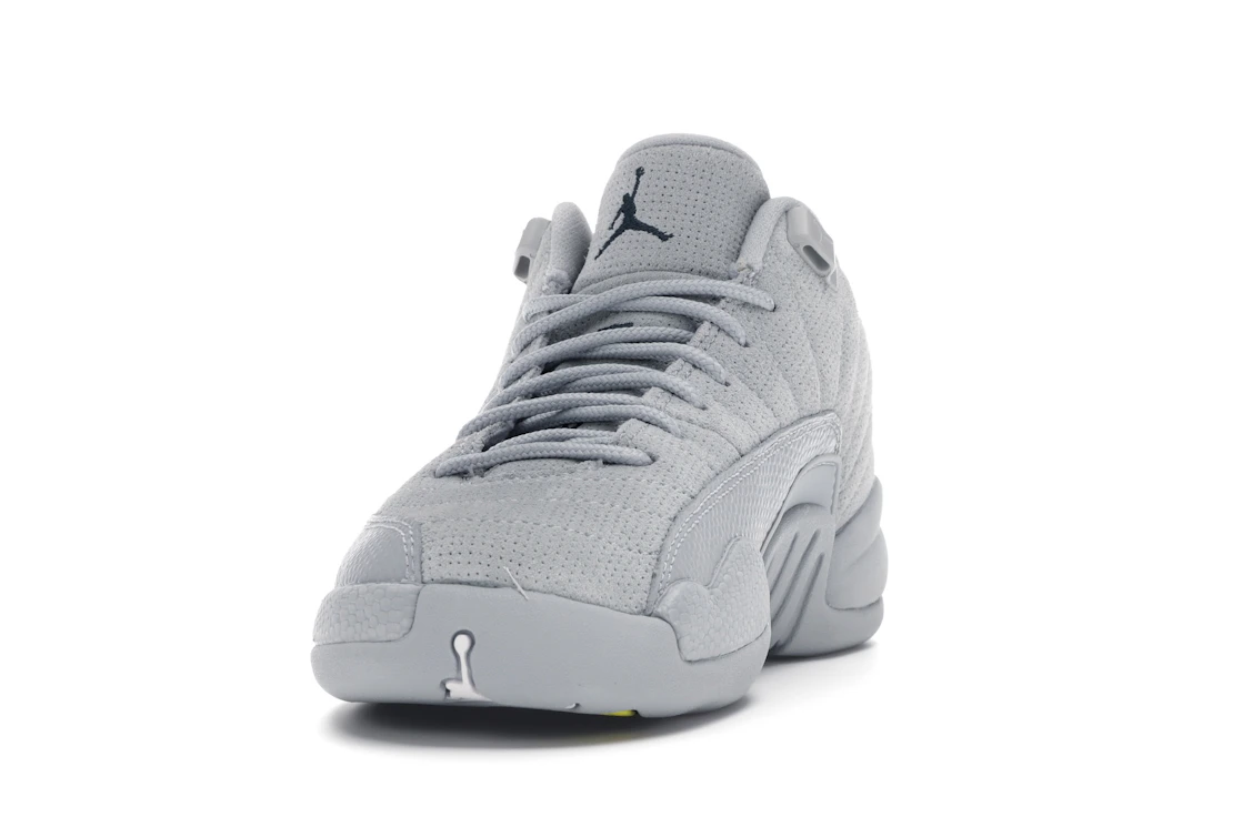 Vue 12 de Jordan 12 Retro Low Wolf Grey (GS)