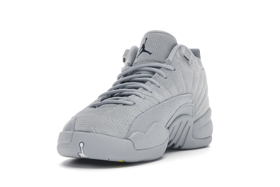 Vue 13 de Jordan 12 Retro Low Wolf Grey (GS)