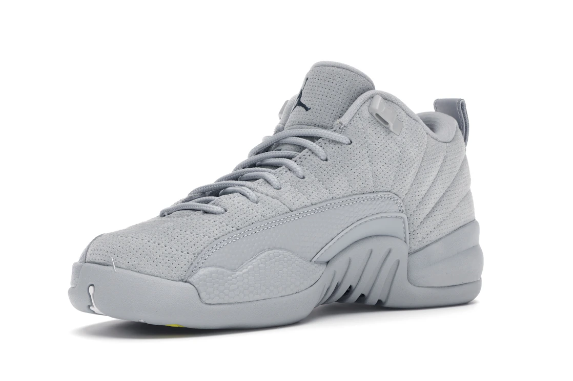 Vue 15 de Jordan 12 Retro Low Wolf Grey (GS)