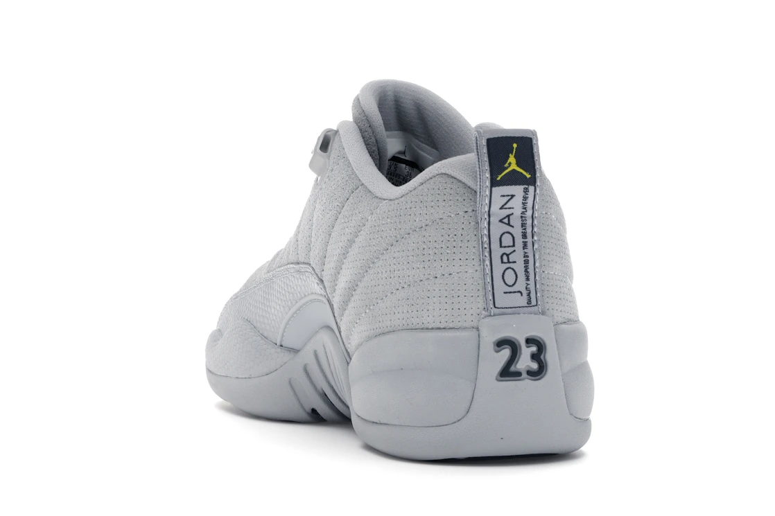 Vue 26 de Jordan 12 Retro Low Wolf Grey (GS)