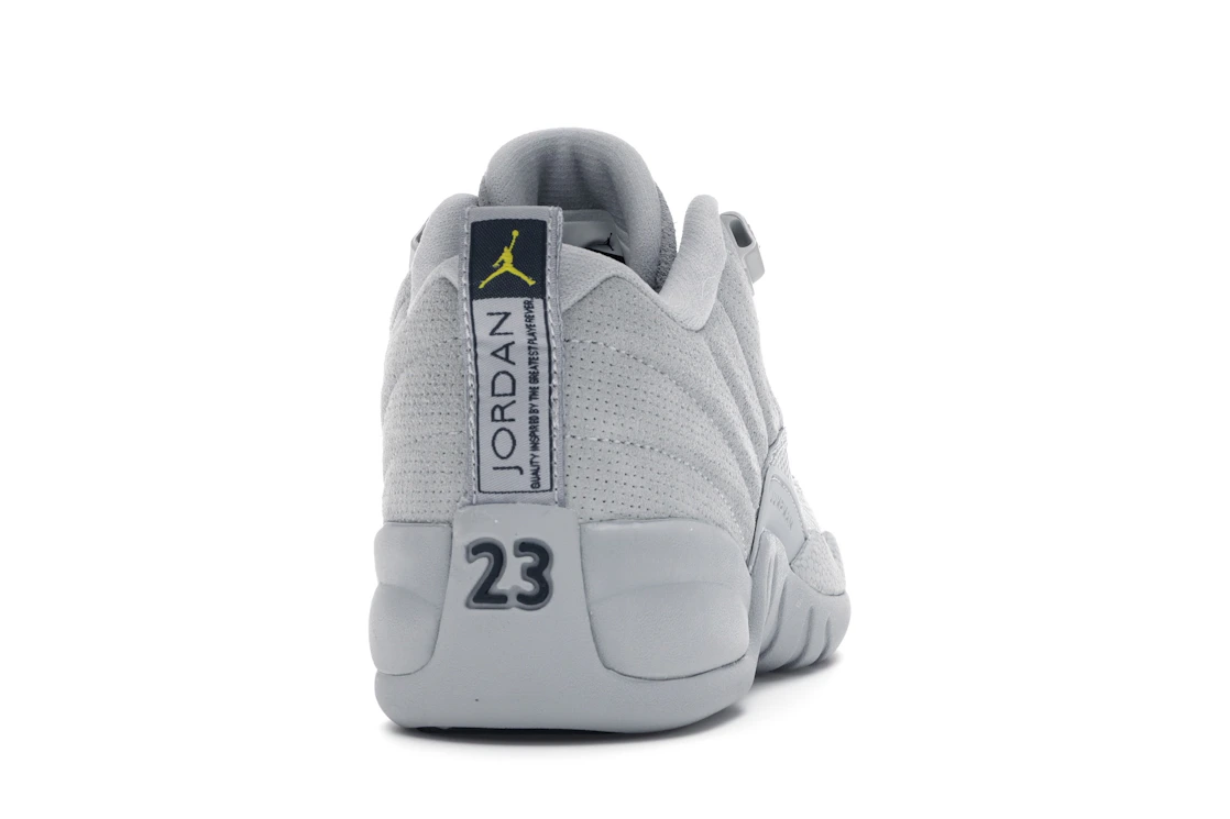 Vue 29 de Jordan 12 Retro Low Wolf Grey (GS)