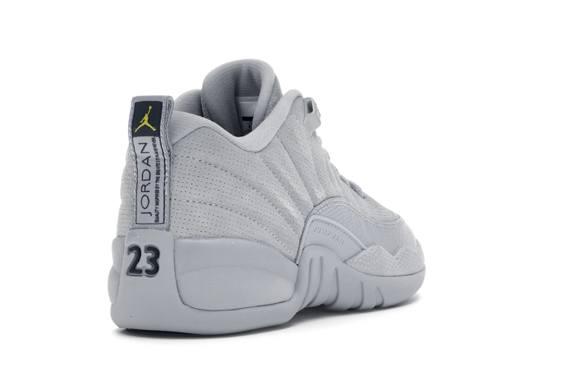 Vue 31 de Jordan 12 Retro Low Wolf Grey (GS)