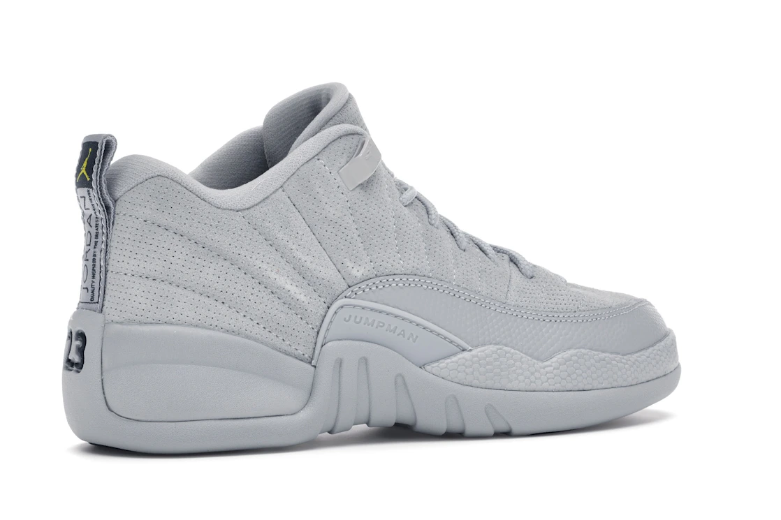 Vue 34 de Jordan 12 Retro Low Wolf Grey (GS)