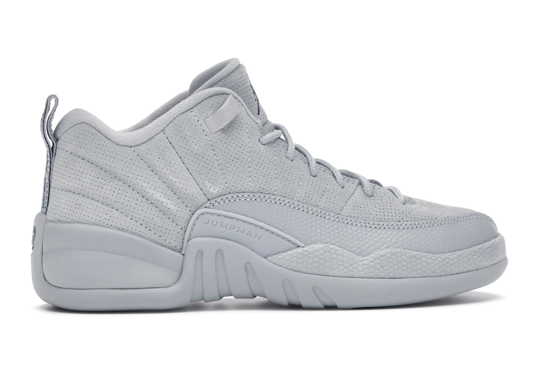 Vue 36 de Jordan 12 Retro Low Wolf Grey (GS)
